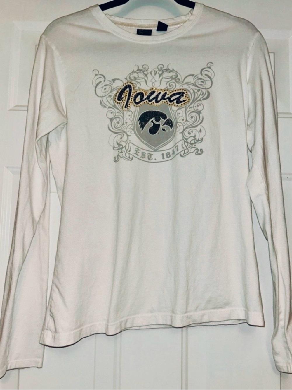Iowa Hawkeyes Women’s Long Sleeve Graphic Tee L Rhinestone Bling Casual